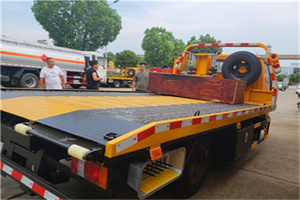 奎文附近拖车电话号码服务